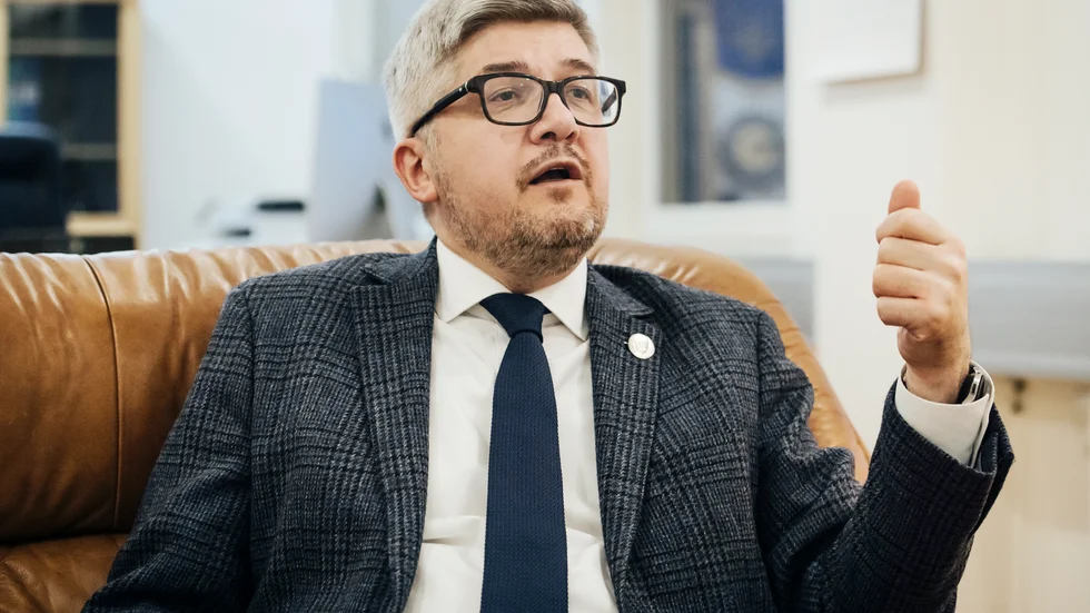 Ukrainas ambassadör Andrij Plachotnjuk har talat på flera av Måndagsrörelsens manifestationer på olika platser i Sverige. Nu kommer han att hålla tal i Enköping för första gången.