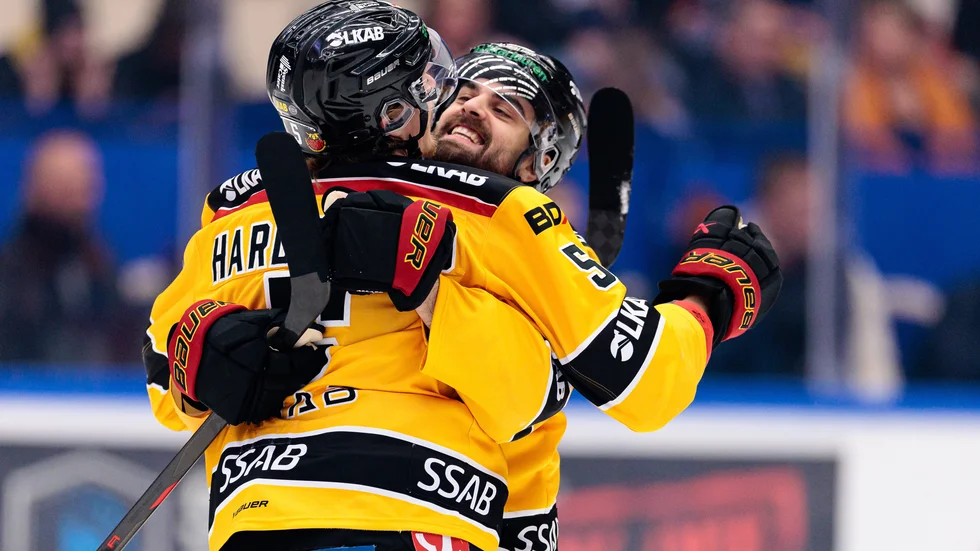 Marcus Hardegård och Frederic Allard jublar efter Hardegårds 2-0-mål.