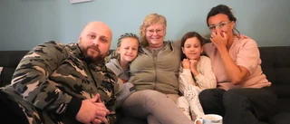 Familjen adopterade Maria, 63, – nu är hon barnens egen farmor