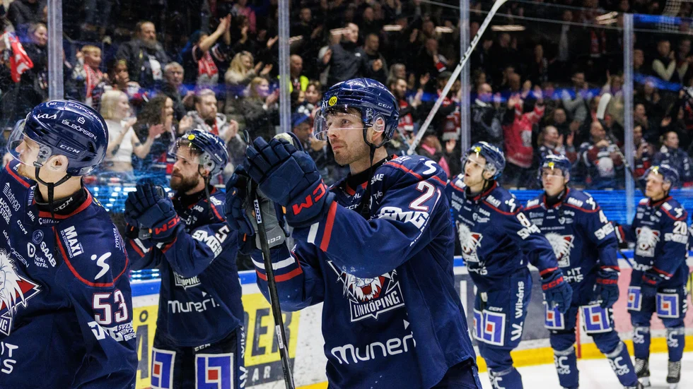 Christoffer Ehn jublar efter lyckliga upplösningen av dramat.