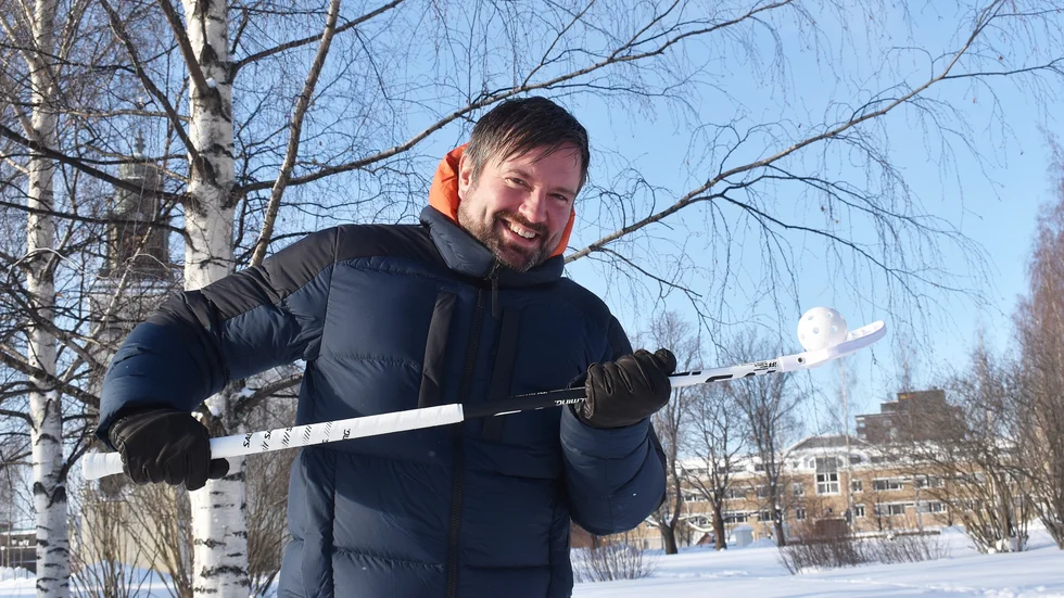 Jonas Fahlman, GM för Skellefteå Floorball Cup, är glad över att flertalet utländska lag söker sig till Skellefteå i vår. 