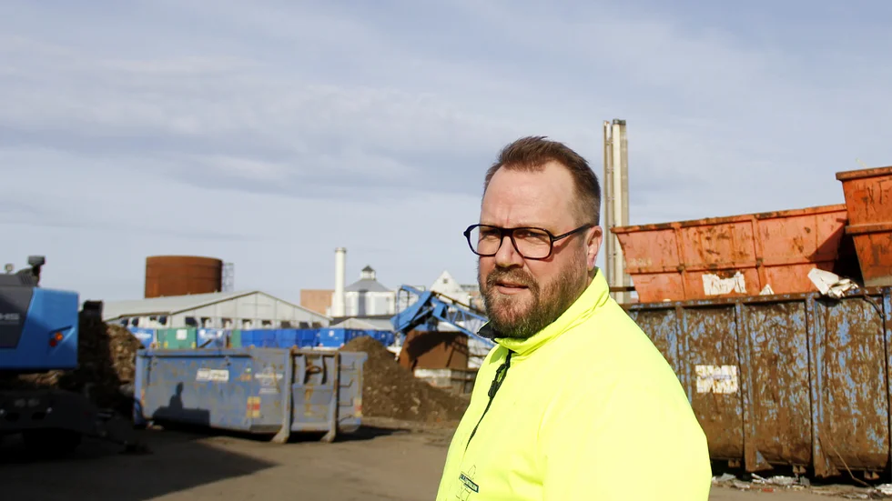 Efter den senaste branden på Skrotcentralen bjöd företaget in räddningstjänsten för att diskutera brandsäkerheten. ”Vi försöker att begränsa riskerna, så att det inte ska ske igen.”, säger vd:n Magnus Alm.