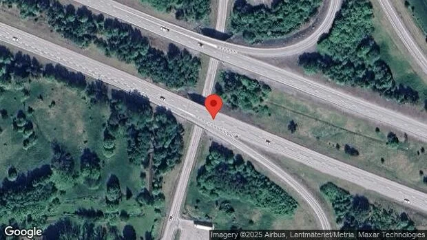 Flera stillastående lastbilar skapar problem i trafiken på E18 på E18