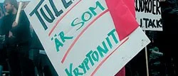 Högermanifestation stördes från vänster