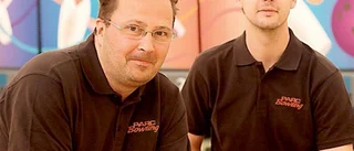 Patrik och Rickard tar över bowlinghallen