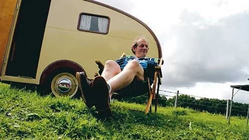 På 1980-talet upptäckte Alan Cranston husvagnens storhet. Sedan dess har veteranvagnarna varit en passion.