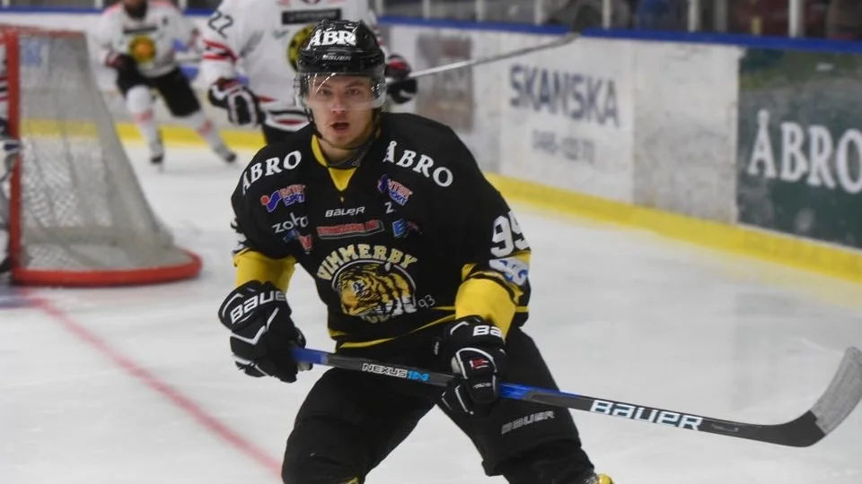 Robin Kokkonen var en av Vimmerby Hockeys bättre spelare mot HC Dalen på söndagen. Han gjorde även ett av lagets mål