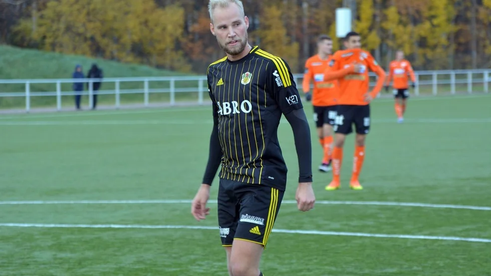 LÄMNAR? Sejouren i Vimmerby IF verkar bara bli ettårig för Alexander Jonsson. Foto: Ossian Mathiasson
