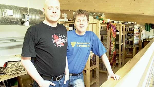Putte Svensson (t h) vd för Rock City och Jonas Bjälesjö, ordförande i rockarkivet, ser fram mot att flyttningen ska bli klar.