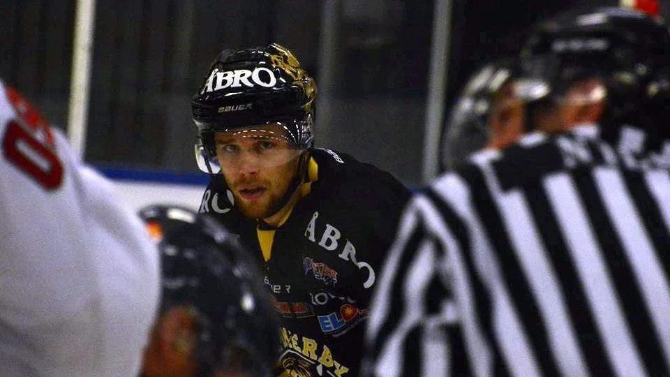 HET. VH-forwarden Markus Modigs har gjort sex mål på fem matcher. Med det har han bara en överman av alla 47 lag i HockeyEttan.