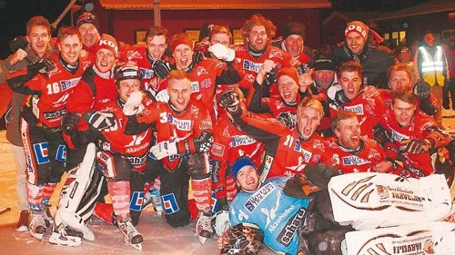 Klart för allsvenskan. Tjust Bandy är klart för spel i allsvenskan kommande säsong efter seger med 7-4 hemma mot Malmbäck.