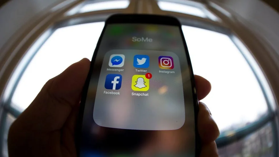 16-åringen laddade upp barnpornografi till sociala medier-appen Snapchat. Vissa bilder hade texter om att "byta bilder".