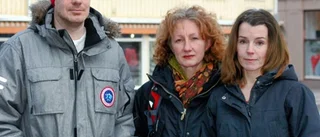 Protesterar mot besparingar