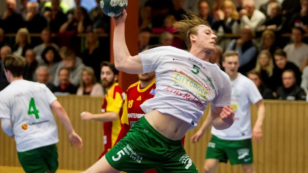 Ivar Pålsson gjorde åtta mål och utsågs till bästa hemmaspelare i Mantorps i första matchen mot Tyresö i slutkvalet till allsvenskan.