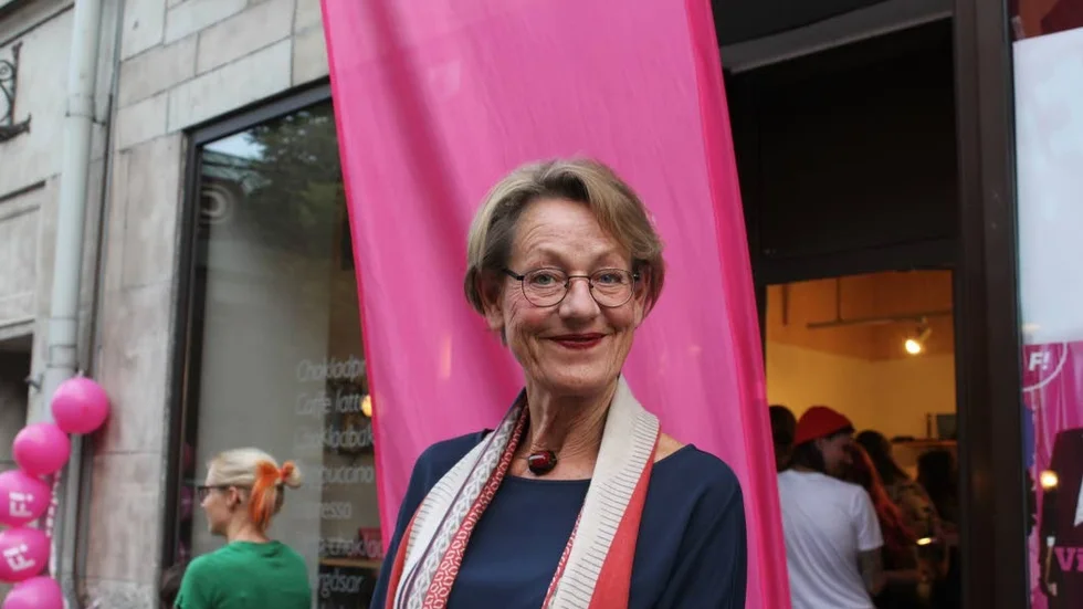 Gudryn Schyman (FI) är på valturné och på tisdagen anlände hon till Linköping.