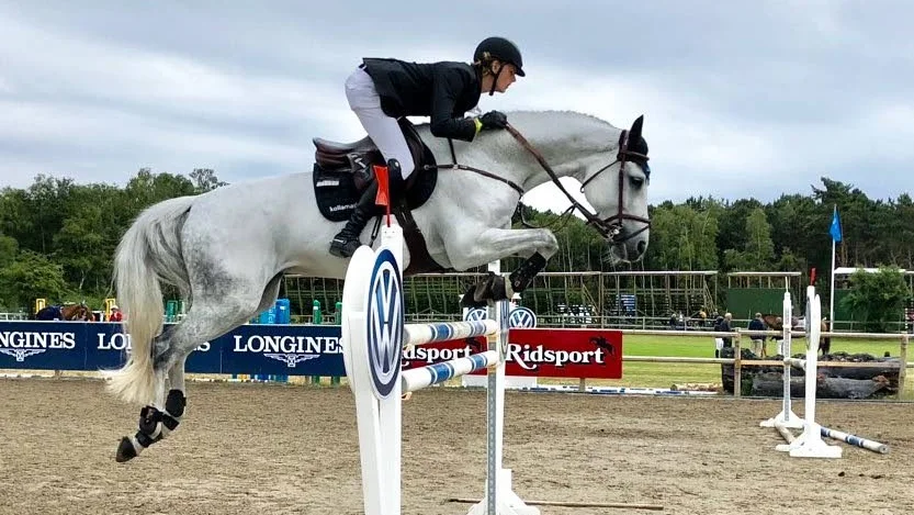 Hugo Wihlmark på sin häst Chamie.