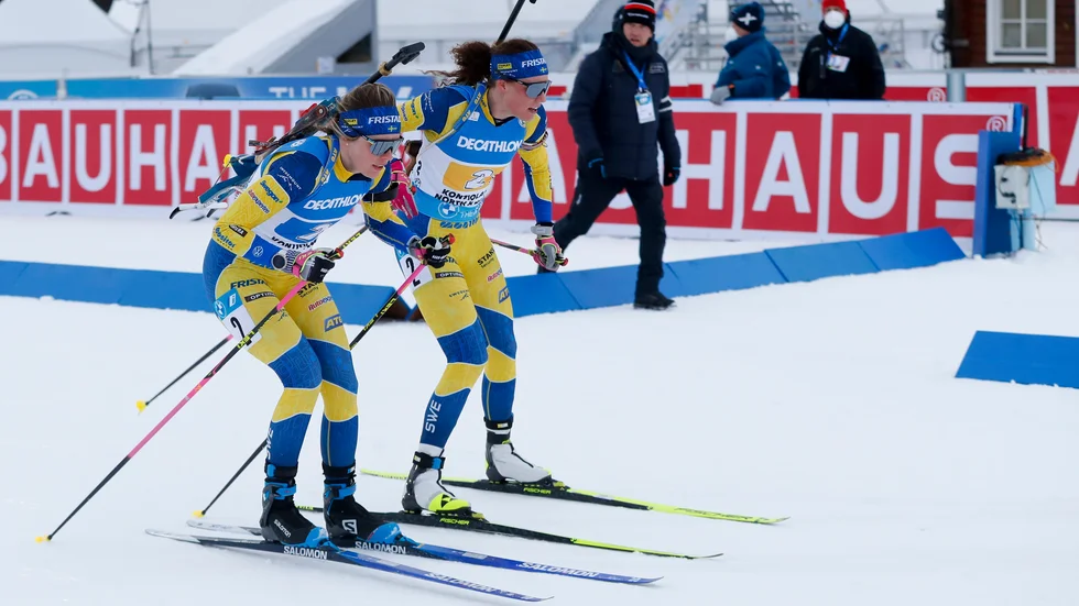 Hanna Öberg växlar över till Elvira Öberg som tog Sverige i mål som tvåa.