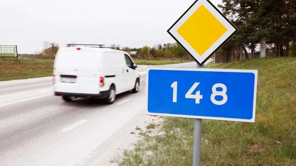 Vilka regler gäller på huvudled? Får man göra en u-sväng?