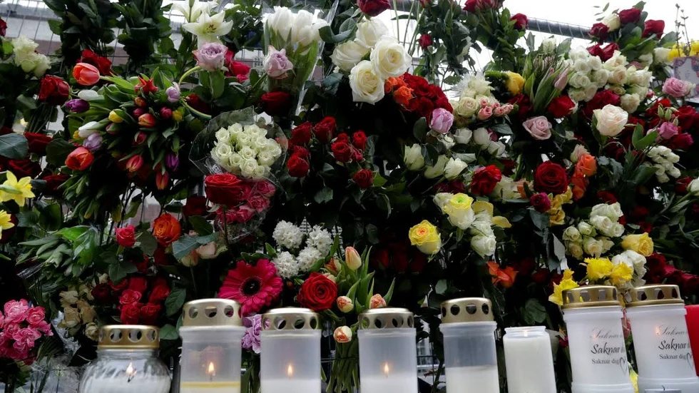 Terror. Skribenten vill se förändringar i Sverige och på EU-nivå angående hur man hanterar terrrorbrott.
