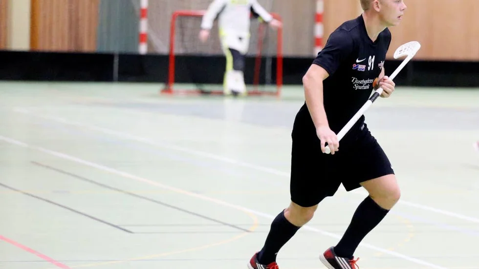 Albin Alfonsson gjorde två mål sina gamla lagkamrater när Vimmerby besegrade Westervik.
