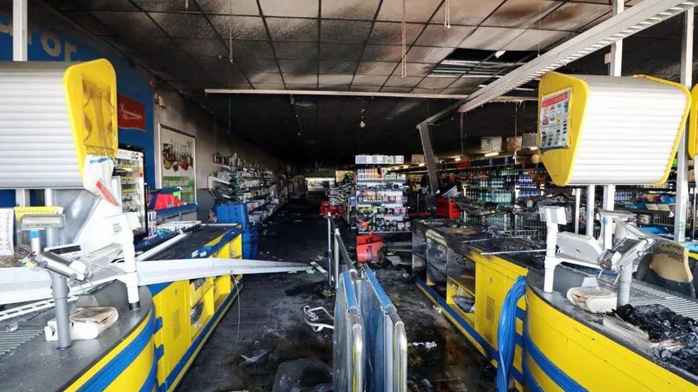 Skadorna i Lidl-butiken hann bli omfattande vid brandattentatet. Det är en dramatisk händelse som beskrivs i förundersökningsprotokollet.