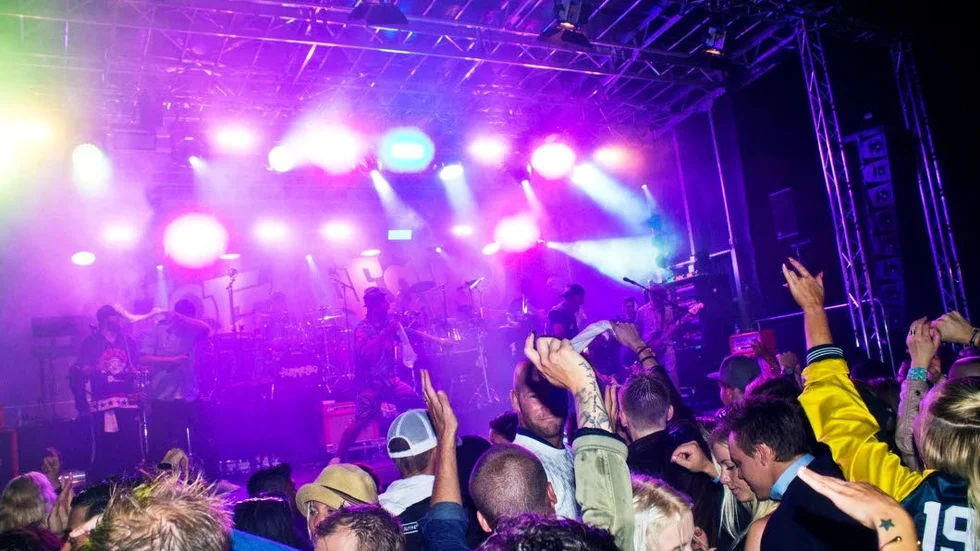 En man från Borensberg blev bestulen under nattlig konsert i Vadstena.