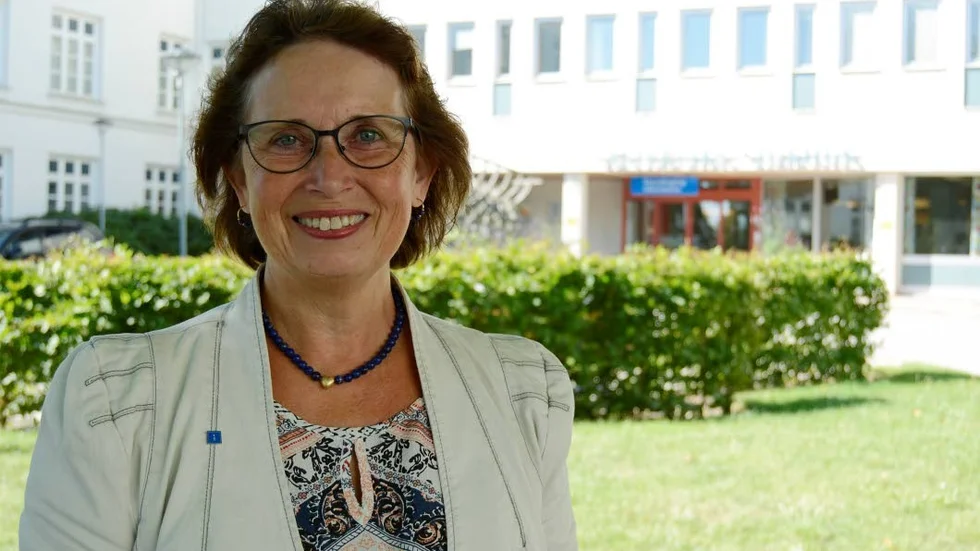 Vill förändra. Gudrun Brunegård (KD) är oppositionsråd i landstinget i Kalmar län. Hon har gjort studiebesök i vården under sommaren och vill att landstinget i Kalmar län ska satsa på att anställa fler distriktsläkare för att lösa situationen i vården.