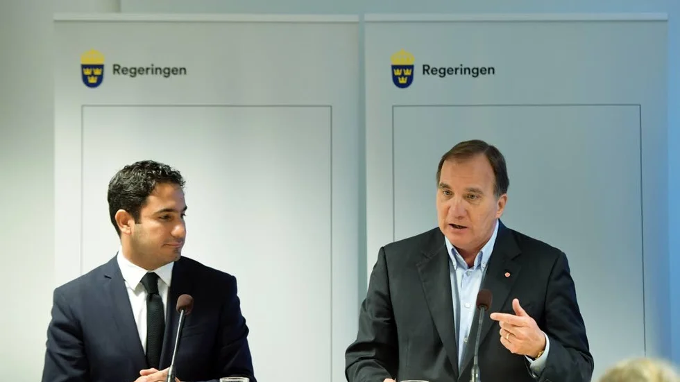Presskonferens. Civilminister Ardalan Shekarabi och statsminister Stefan Löfven vid besöket i Katrineholm, en av de städer som får nya statliga jobb.