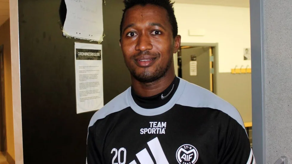Mohamed bangura fick lämna sjukhuset i natt.