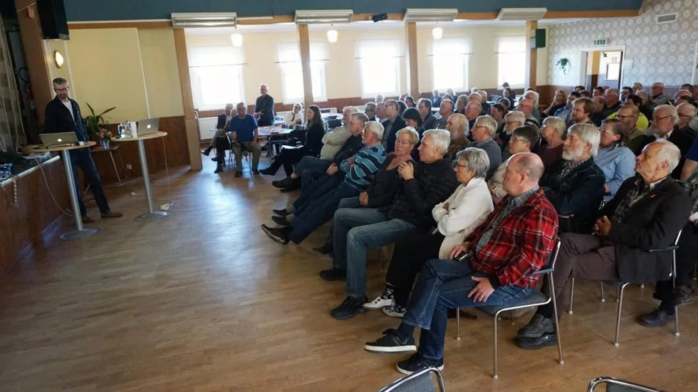 Välfyllt. Många hade sökt sig till Frödinge bygdegård för att diskutera Yxerns framtid.