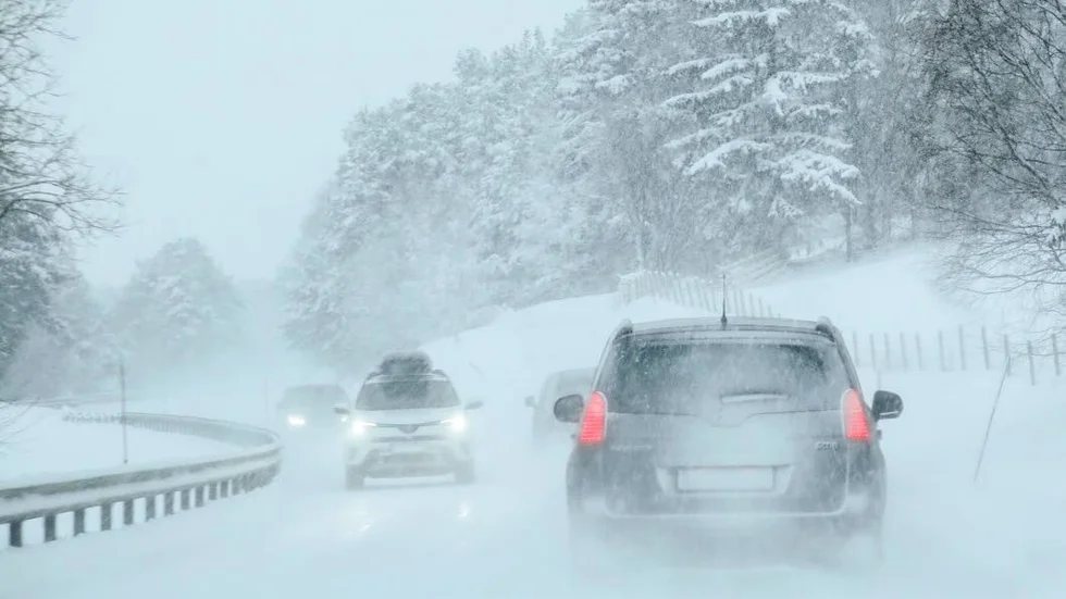 Blötsnö, hård vind och underkylt regn. Det bjuder allhelgonahelgen på i Norrbotten.