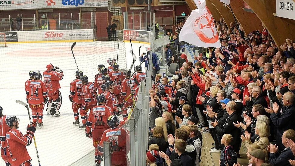 Stöd. VIK-spelarna tackar publiken för stödet så här långt under säsongen.