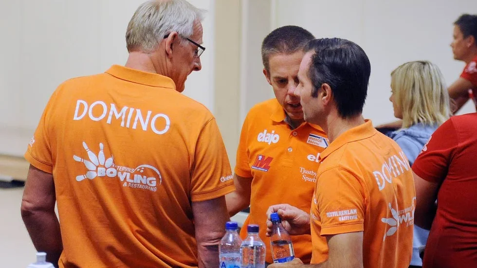 Goda råd är nu dyra för Dominos Eddy Karlsson, Kalle Landström och Arne Lundman om laget ska undvika nedflyttning.