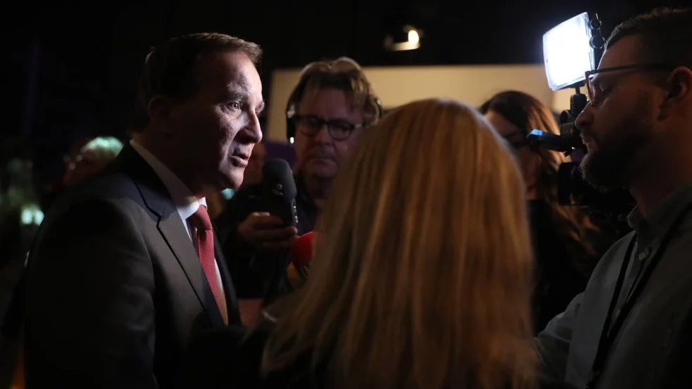 Tvekar. Stefan Löfven vill inte ta tag i de reformer som skulle göra skillnad för utrikes födda på arbetsmarknaden.