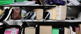 21-åring hjälpte paketbedragare