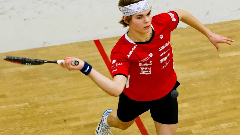 Erik Jakobsson dominerade i sin match och vann med 3–0.