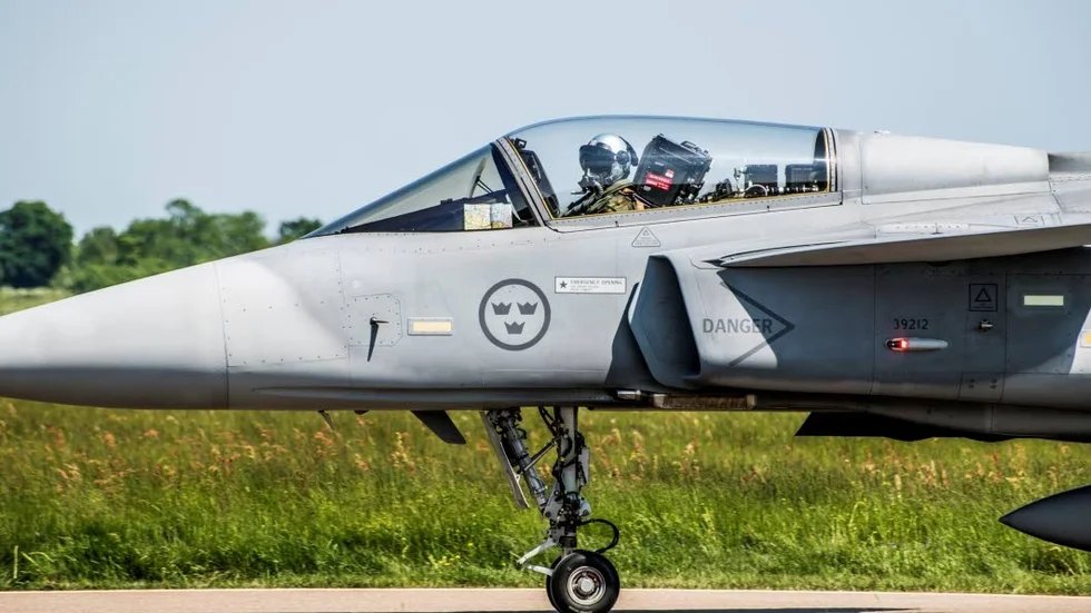 Försvaret av landet är statens viktigaste uppgift, skriver Erik Grönberg.