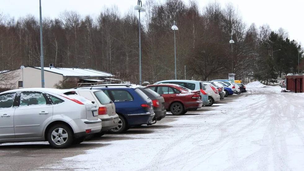 På Bergsätter finns redan privata parkeringar men de är för få anser en Motalabo.