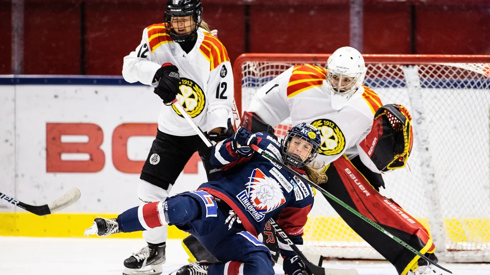 LHC-forwarden Marthe Brunvold framför Brynäsmålet.