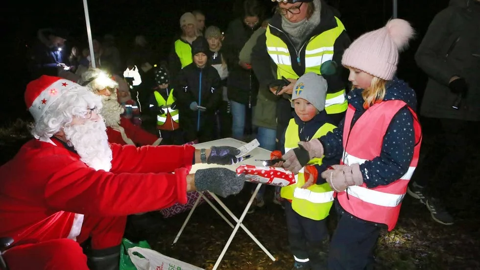 En bild från Tomtesmyg 2017, när rekordmånga kom till arrangemanget vid VOK-stugan i Vimmerby.