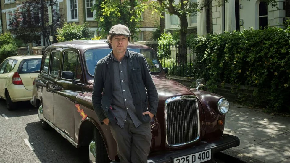 London. Correns fd medarbetare Chris Maluszynski bor mitt i en kokande London. Folk är ömsom ledsna och deprimerade, ömsom arga.