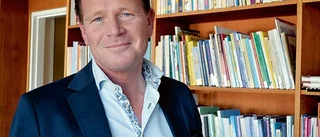 Hjalmarsson lever under mordhot