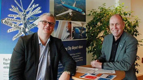 Kommunalrådet Paul Lindvall och flygplatschefen Torbjörn Mortensen strålar ikapp.