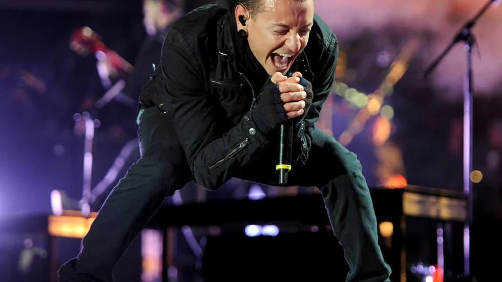 Färre utbrott. Chester Bennington och Linkin Park handlar mest om pop numera.