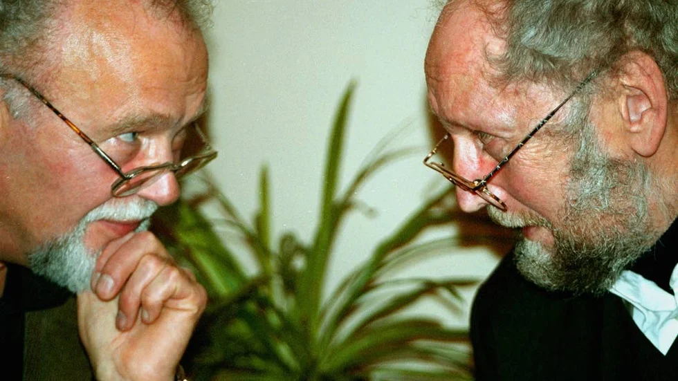 Åkerlund och  Lindgren, år 2000. "Jag kommer att sakna samarbetet med Torgny väldigt mycket. Tack och lov har vi några pjäser som ännu inte är uppförda", säger Eric Åkerlund.