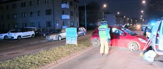 Körde in i parkerade bilar