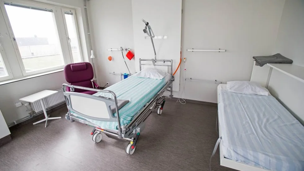Läkarna vill inte längre ta ansvar för patientsäkerheten rrä det gäller vårdplatssituationen.