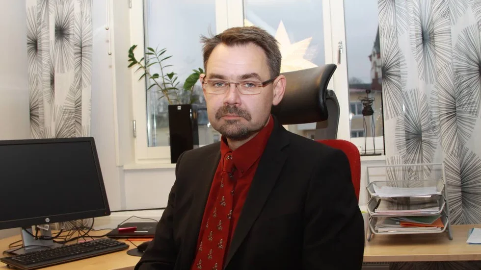 Ingemar Unosson. Han rekommenderar en nedläggning av Boets skola men tycker att skolbyggnaderna ska sparas och användas.