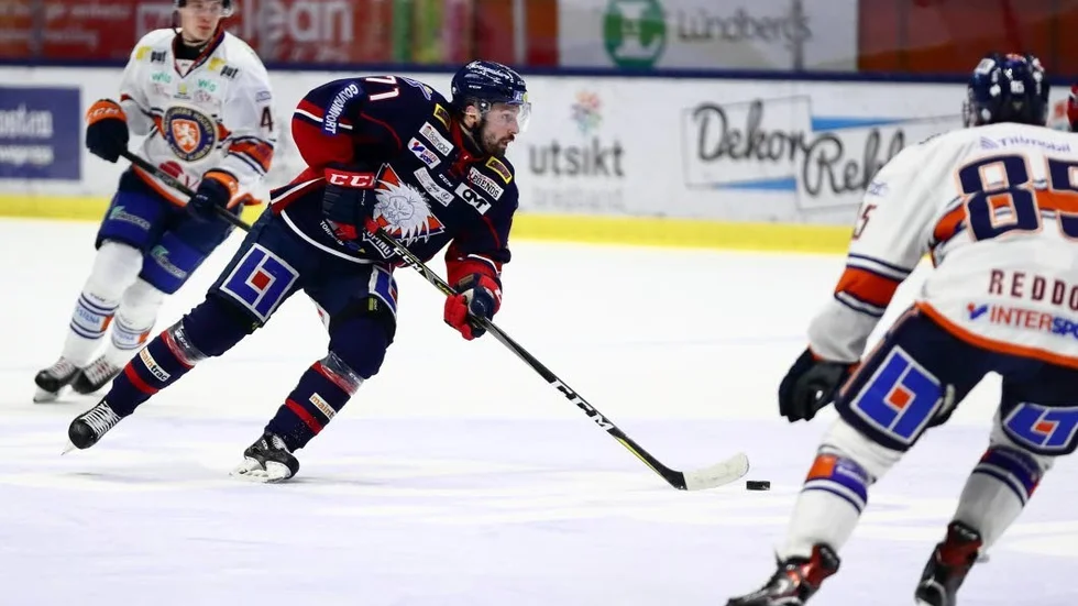 När lagen möttes i Växjö i september vann LHC med 1–0 på övertid. Nu jagar Daniel Olsson Trkulja och hans lagkamrater tre poäng i Saab Arena.