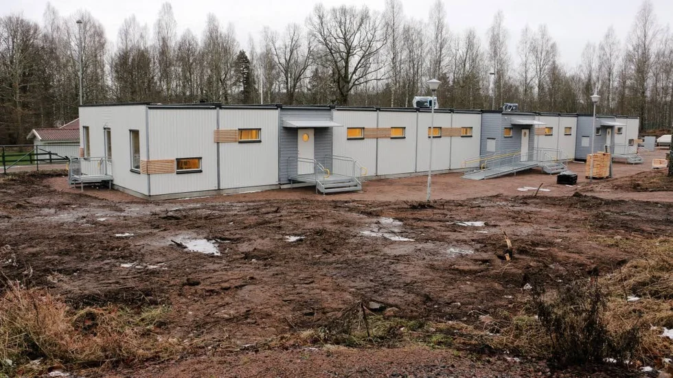 Under byggtiden höll Evahagens förskola till i Moduler. Men de togs bort efter invigningen.
Nu behövs de igen.